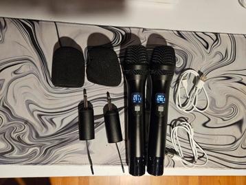 2 Draadloze UHF Microfoons - Perfect voor Karaoke! beschikbaar voor biedingen