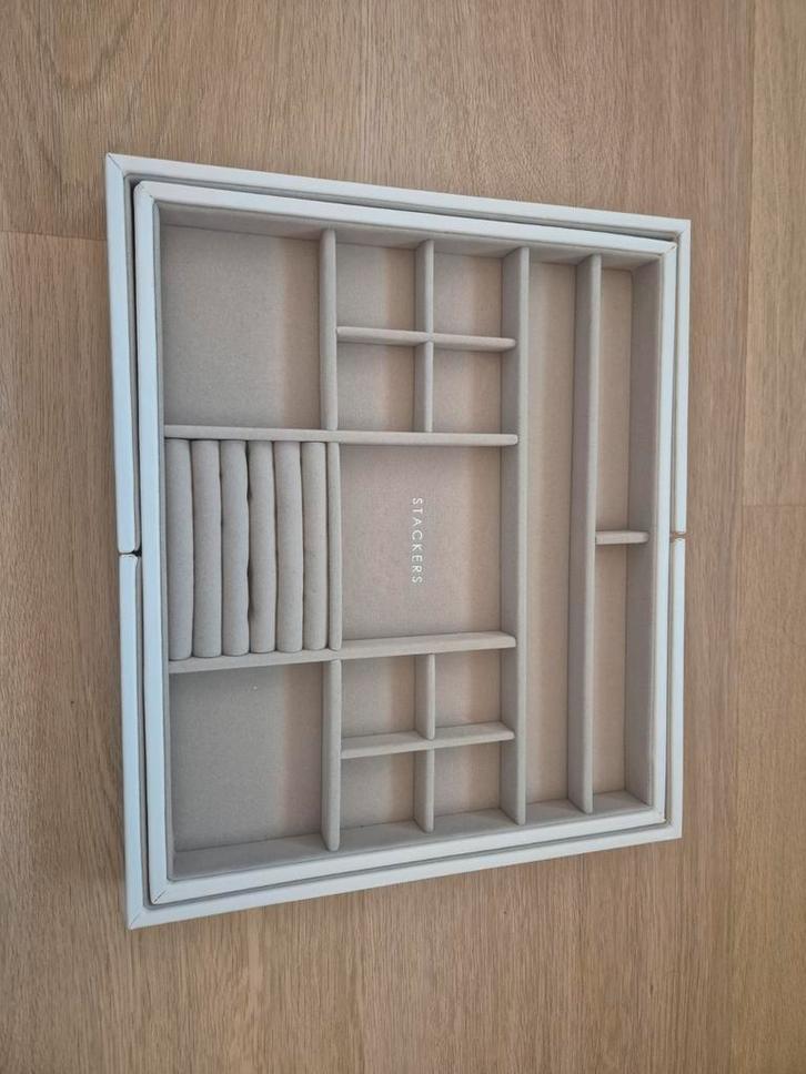 Sieraden opbergdoos uitklapbaar zgan, Huis en Inrichting, Woonaccessoires | Wandplanken en Boekenplanken, Zo goed als nieuw, Ophalen