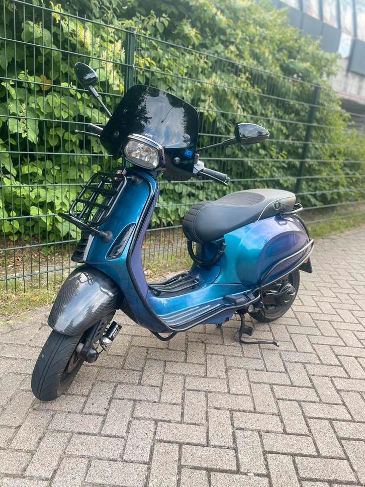 Vespa sprint, Fietsen en Brommers, Scooters | Vespa, Zo goed als nieuw, Vespa S, Maximaal 45 km/u, Benzine, Ophalen of Verzenden