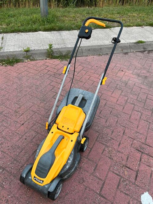 Stiga Elektrische grasmaaier, Tuin en Terras, Grasmaaiers, Gebruikt, Elektrische grasmaaier, 30 t/m 39 cm, Cirkelmaaier, Opvangbak