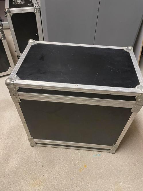 Double door flightcase, Muziek en Instrumenten, Behuizingen en Koffers, Zo goed als nieuw, Overige instrumenten, Flightcase, Verzenden