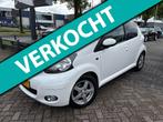 Toyota Aygo 1.0-12V Dynamic Navigatordealer ondrhouden,airco, Voorwielaandrijving, Euro 5, Stof, Gebruikt