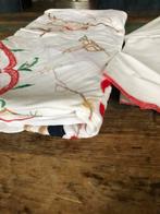 Kerst Tafelkleed + 8 Servetten - Geborduurd, Huis en Inrichting, Tafelkleden, Ophalen of Verzenden, Zo goed als nieuw, Rond, Binnen