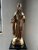 Groot antiek beeld in goud., Ophalen