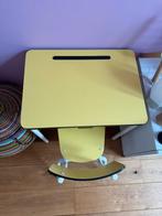 Bureau les gambettes geel, Kinderen en Baby's, Kinderkamer | Tafels en Stoelen, Ophalen, Zo goed als nieuw, Tafel(s) en Stoel(en)