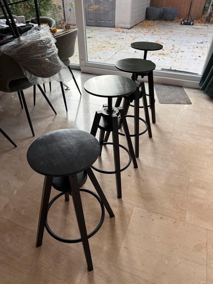 4 Ikea Dalfred Krukken Zwart - Amstelveen, Huis en Inrichting, Barkrukken, Zo goed als nieuw, 60 tot 90 cm, Metaal, 4 krukken