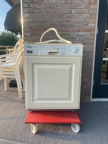 Miele vaatwasser beschikbaar voor biedingen