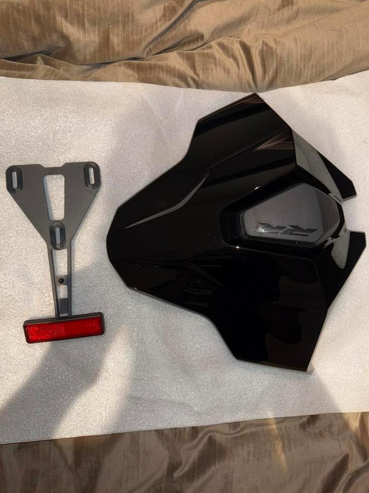 BMW S1000RR 2024 OEM Seat Cowl + Kentekenhouder (Zwart), Motoren, Onderdelen | BMW, Nieuw, Ophalen