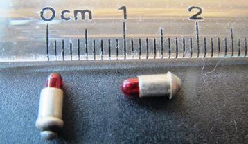 MäRKLIN H0 steeklampjes 2x 60201 rood Ø 2,7 mm beschikbaar voor biedingen