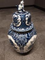 Delfts blauwe vaas met deksel made by boch for royal sphinx, Antiek en Kunst, Antiek | Vazen, Ophalen