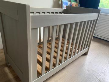 Bopita babybed en commode beschikbaar voor biedingen