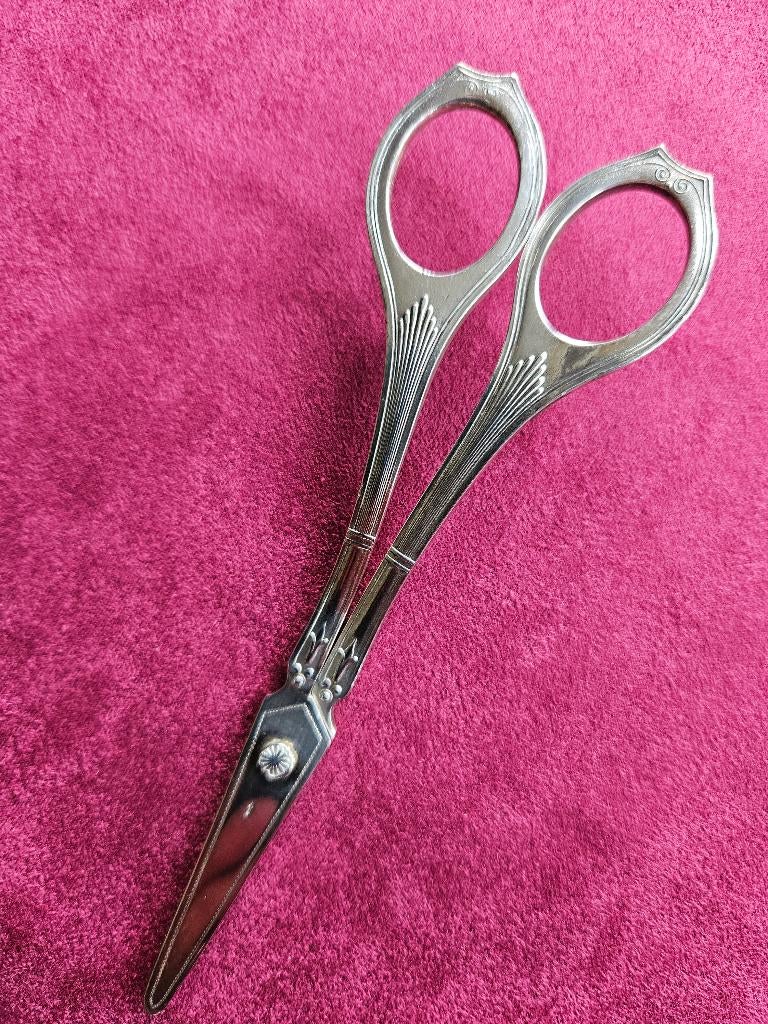 Zilveren druivenschaar, model Empire, antiek Nederlands, Antiek en Kunst, Antiek | Bestek, Ophalen of Verzenden