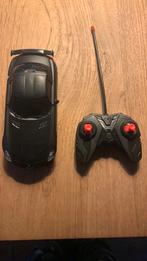 Bestuurbare auto kleine schade alleen een spiegel er af, Ophalen of Verzenden, Gebruikt, Afstandsbediening