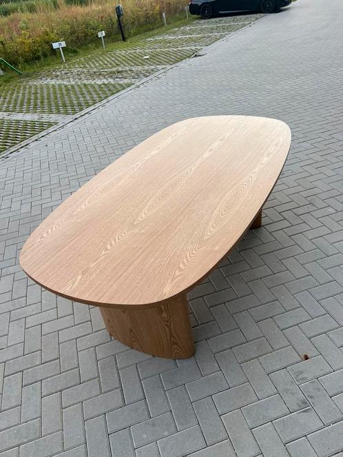 Deens Ovalen Eettafel Japandi 210CM, Huis en Inrichting, Tafels | Salontafels, Zo goed als nieuw, 75 cm of meer, 100 tot 150 cm