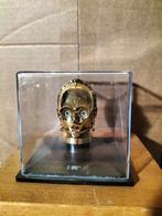 Miniatuur C-3PO-helm in vitrine, Ophalen of Verzenden, Zo goed als nieuw, 1:50 of kleiner, Figuur of Figuren