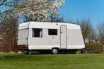 Gerenoveerde caravan Brüstner Lux 1985, Caravans en Kamperen, Caravans, Koelkast, Treinzit, 750 - 1000 kg, Particulier
