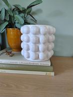 Witte bloempot xenos, Wit, Aardewerk of Porselein, Ophalen of Verzenden, Zo goed als nieuw