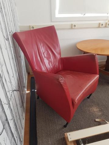Leren Montis stoel rood beschikbaar voor biedingen