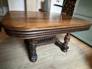 ANTIEKE SALONTAFEL beschikbaar voor biedingen