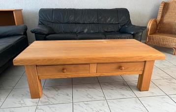 Massief licht eiken salontafel beschikbaar voor biedingen