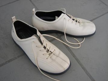 Comfortabele creme leren veterschoenen ECCO 36 snazzeys beschikbaar voor biedingen