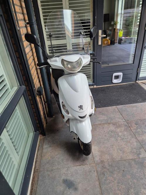 Peugeot Vivacity Scooter - Wit, Fietsen en Brommers, Scooters | Peugeot, Gebruikt, Vivacity, Maximaal 45 km/u, Benzine, Ophalen