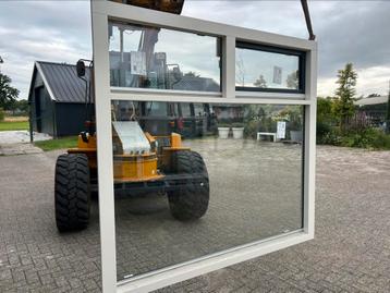 Hardhouten kozijn beschikbaar voor biedingen