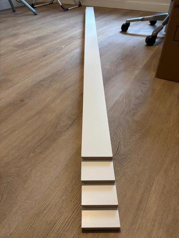 Plinten wit gelakt (RAL 9010) 9 cm hoog beschikbaar voor biedingen