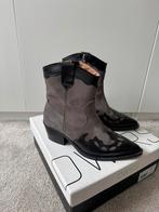 Taupe met zwarte laarzen maat 37 DWRS Als Nieuw, Zwart, Lage of Enkellaarzen, Ophalen of Verzenden, Zo goed als nieuw