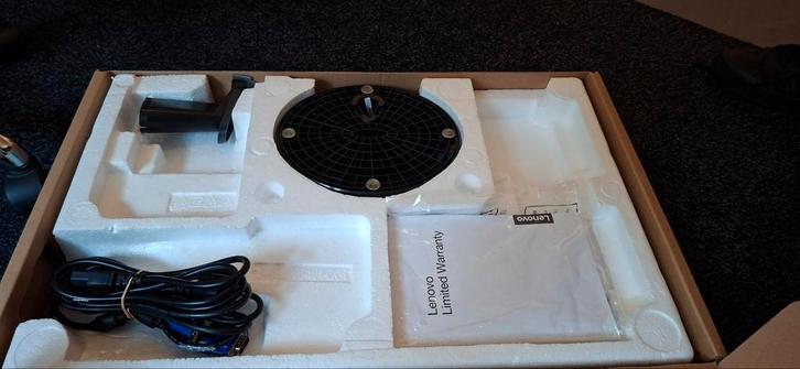 Lenovo L24e-20 24 inch Full HD Monitor, Computers en Software, Monitoren, Gebruikt, 60 Hz of minder, HDMI, VGA, Hoofdtelefoonaansluiting