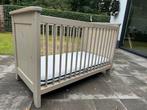 Mooi houten Alta babybedje met matras, Ophalen, Zo goed als nieuw, Jongetje of Meisje