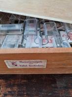 2x Schoolstempels in houten kist Vaderlandse Geschiedenis, Antiek en Kunst, Ophalen of Verzenden