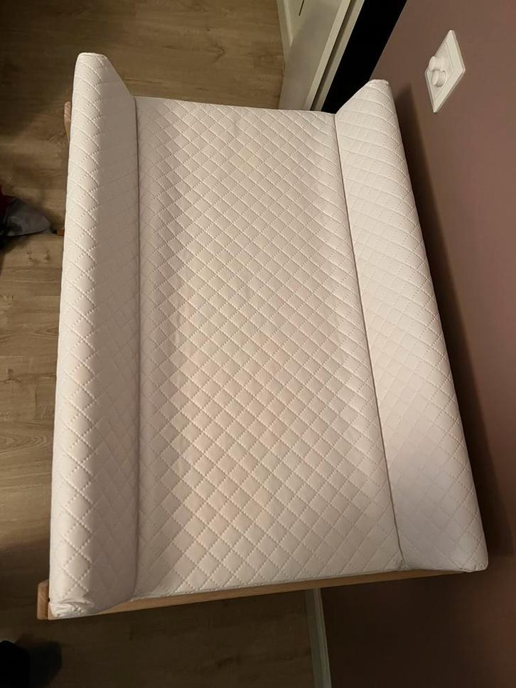 Aankleedkussen - hoogwardig en veilig (waarde €30), Kinderen en Baby's, Kinderkamer | Commodes en Kasten, Zo goed als nieuw, Minder dan 90 cm