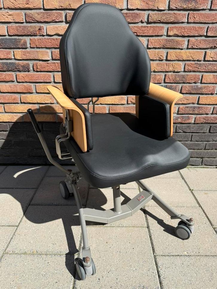 Maatwerk vertelbare aangepaste kinderstoel leer, Kinderen en Baby's, Kinderstoelen, Zo goed als nieuw, Overige typen, Ophalen