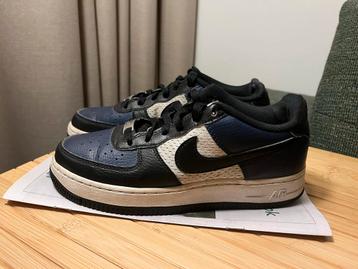 Nike Air Force 1 - Donkerblauw/Zwart/Wit - Maat 37,5 beschikbaar voor biedingen