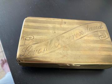 Vintage koperen tabaksdoosje  beschikbaar voor biedingen