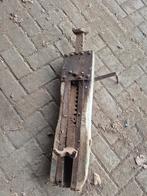 Antieke krik/winde, Ophalen