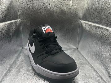 Nike Full Force Lo Zwart/Wit Maat 42.5 Nieuw! beschikbaar voor biedingen