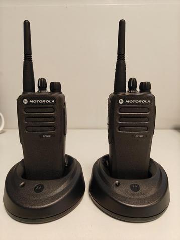 2x Motorola DP1400 UHF DMR 5Watt Portofoons met laders ZGAN beschikbaar voor biedingen