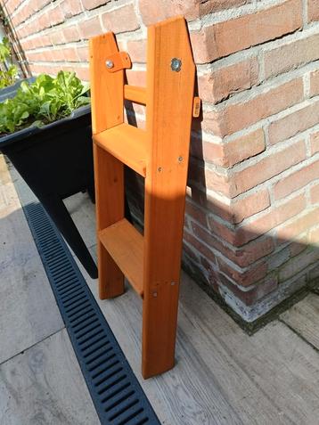 Nieuw geïmplementeerd houten ladder/trapje 75cm