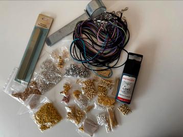 Pakket om armbanden te maken  beschikbaar voor biedingen