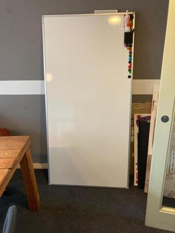 whiteboard beschikbaar voor biedingen