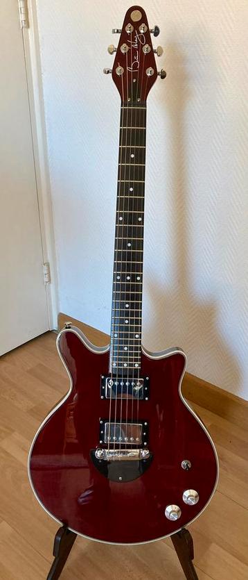 Prototype Brian May “Vision” Gitaar beschikbaar voor biedingen
