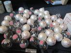 50 kerstballen met hartjes, Diversen, Kerst, Ophalen of Verzenden, Zo goed als nieuw