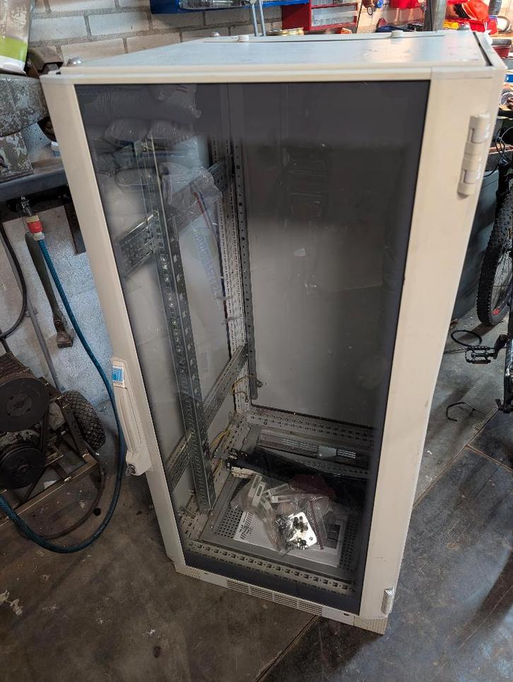 Patchkast, Computers en Software, Serverkasten, Gebruikt, Glas, Plaatstaal, Ophalen