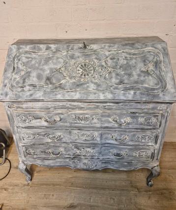 Te koop apart secretaire €75,00 beschikbaar voor biedingen