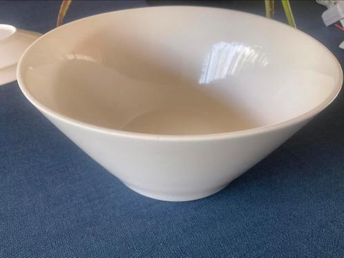 HEMA premier / witte serveer-saladeschaal., Huis en Inrichting, Keuken | Servies, Zo goed als nieuw, Schaal of Schalen, Effen