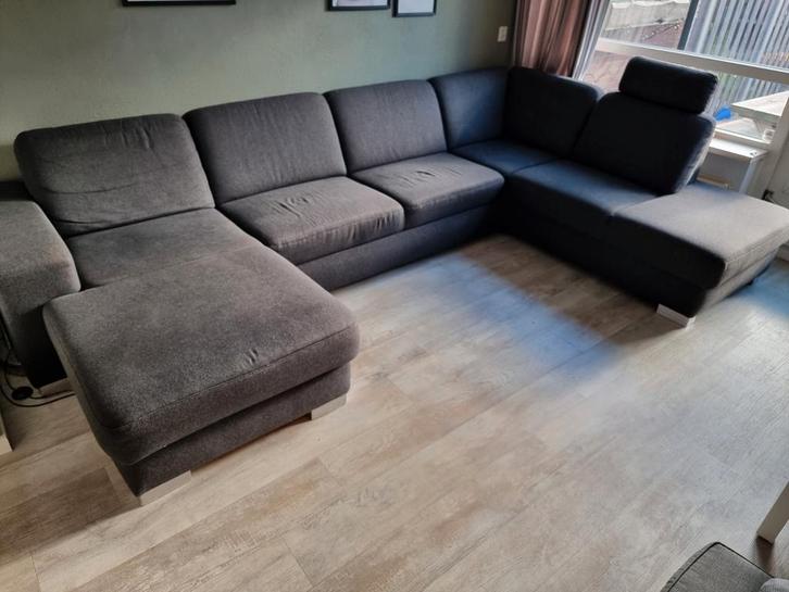 Grote hoekbank met uittrekbaar slaapgedeelte, Huis en Inrichting, Banken | Complete zithoeken, Gebruikt, Hout, Metaal, Stof, Ophalen