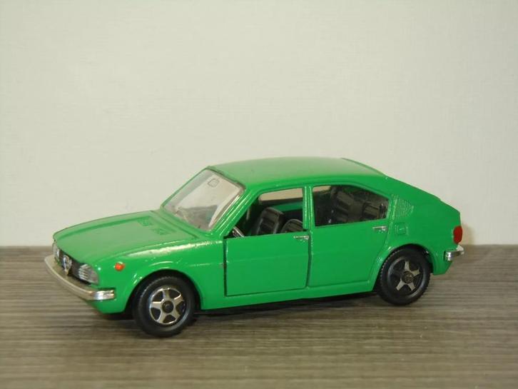 Alfa Romeo Sud - Mebetoys A57 Italy 1:43, Hobby en Vrije tijd, Modelauto's | 1:43, Zo goed als nieuw, Auto, Overige merken, Verzenden