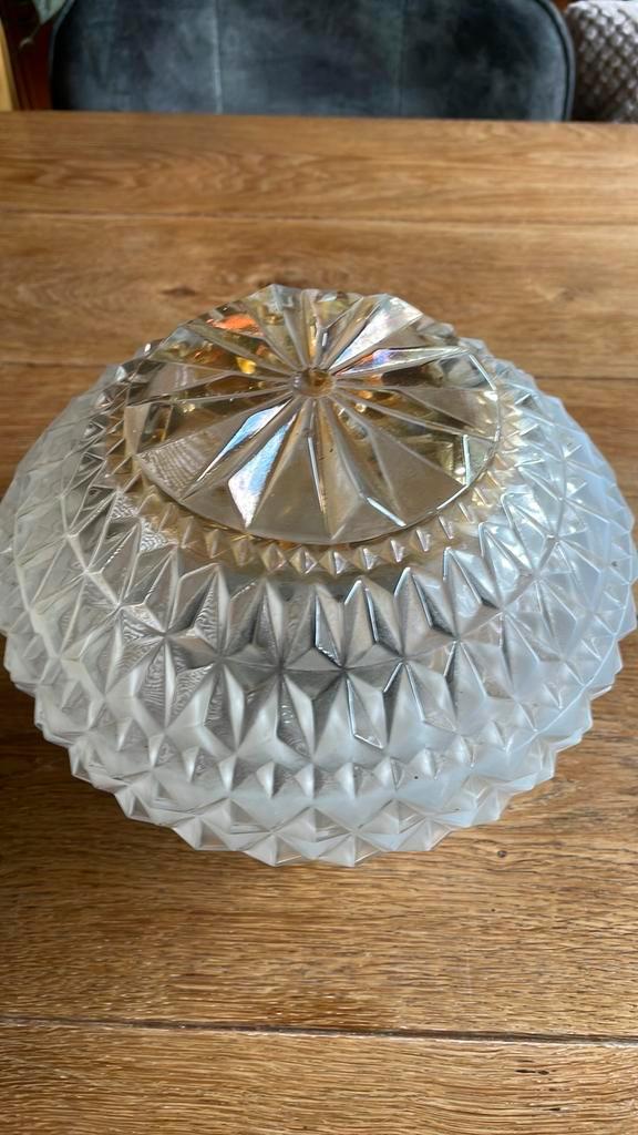 Vintage Mid Century amber glas plafoniere in mooie staat., Huis en Inrichting, Lampen | Plafondlampen, Gebruikt, Glas, Ophalen of Verzenden